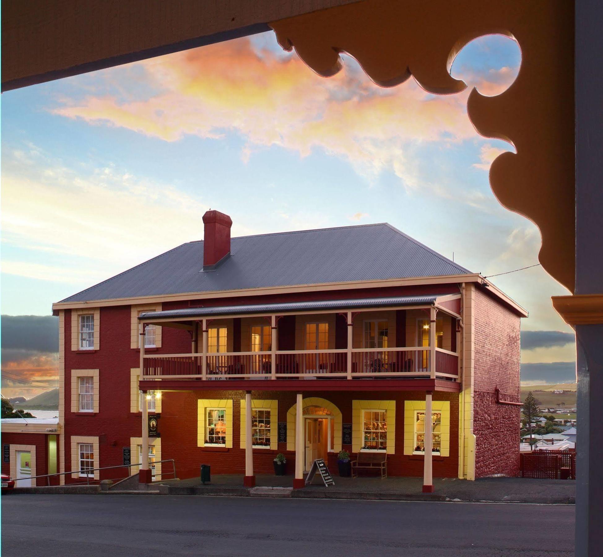 Stanley Hotel & Apartments Exterior photo